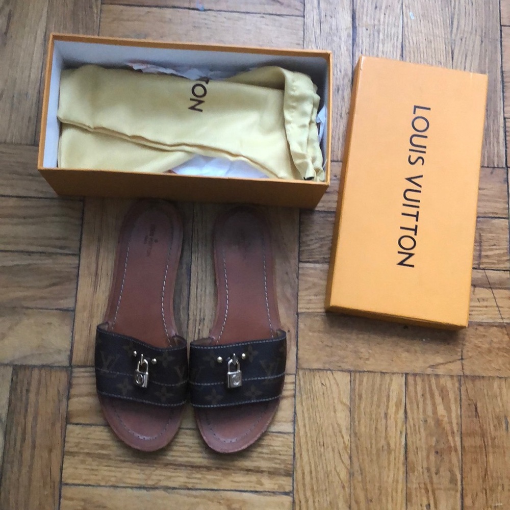 LOUIS VUITTON SANDALS